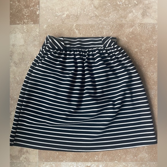 Francesca’s Black and White textured fit and flare dress - Small - Picture 9 of 10